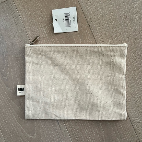 *NEW* Cosmetics Pouch - Picture 2 of 2